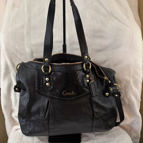 Coach Leather Shoulder Bag – Style F20104 - Picture 1 of 3